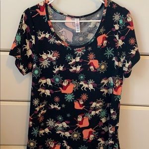 Large Lularoe Christmas/Holiday Classic Tee